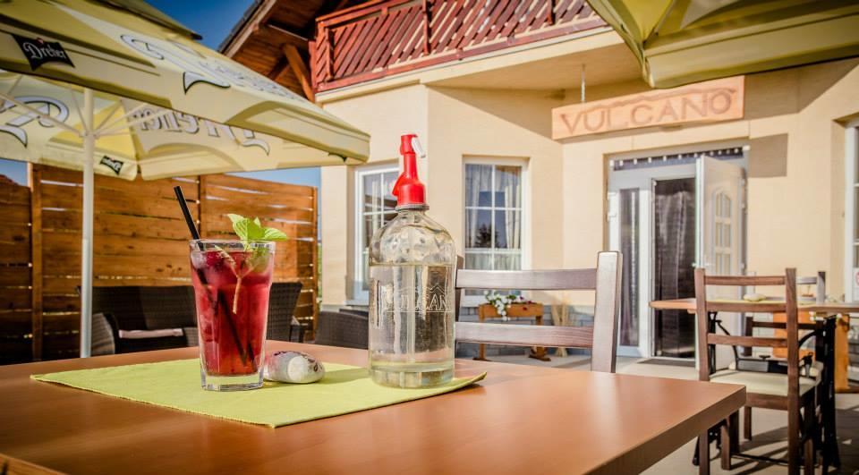 Vulcano Vendeghaz Hotel Mesteri Ngoại thất bức ảnh