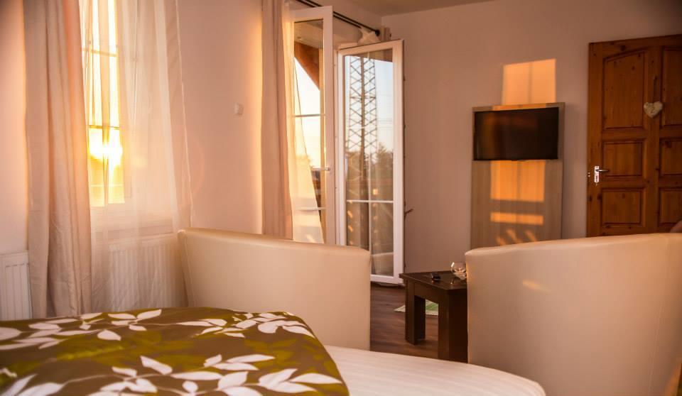 Vulcano Vendeghaz Hotel Mesteri Ngoại thất bức ảnh